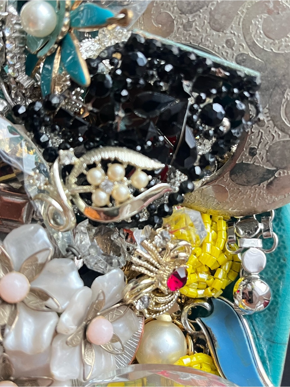 Vintage Junk Jewelry Parts Take-Out Boxes - Picture 8 of 16